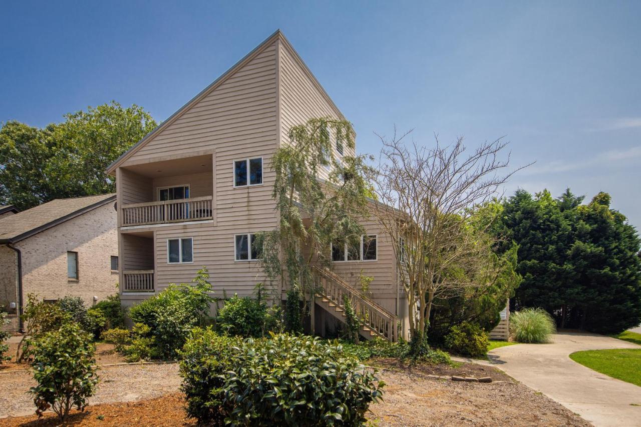 Family-Friendly Sail Away Home With Billiard And Built-In Spa On The Deck Home Virginia Beach Exterior photo